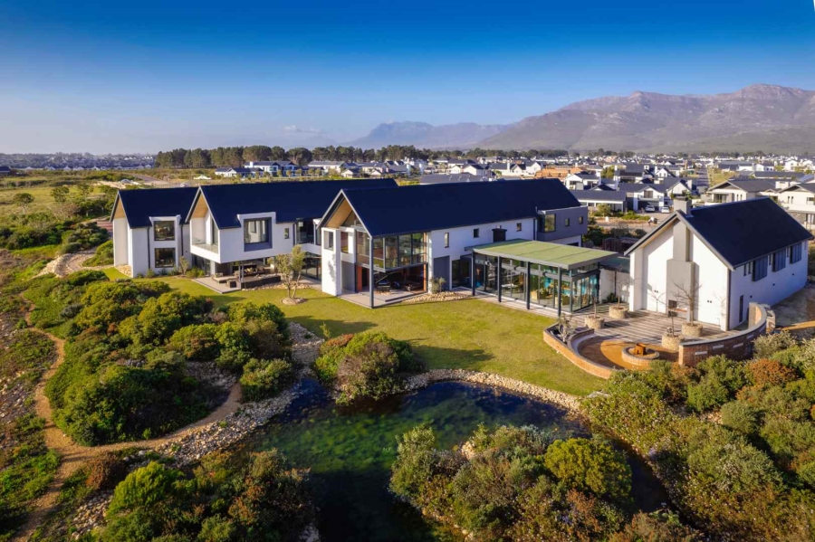 12 Bedroom Property for Sale in Val De Vie Estate Western Cape